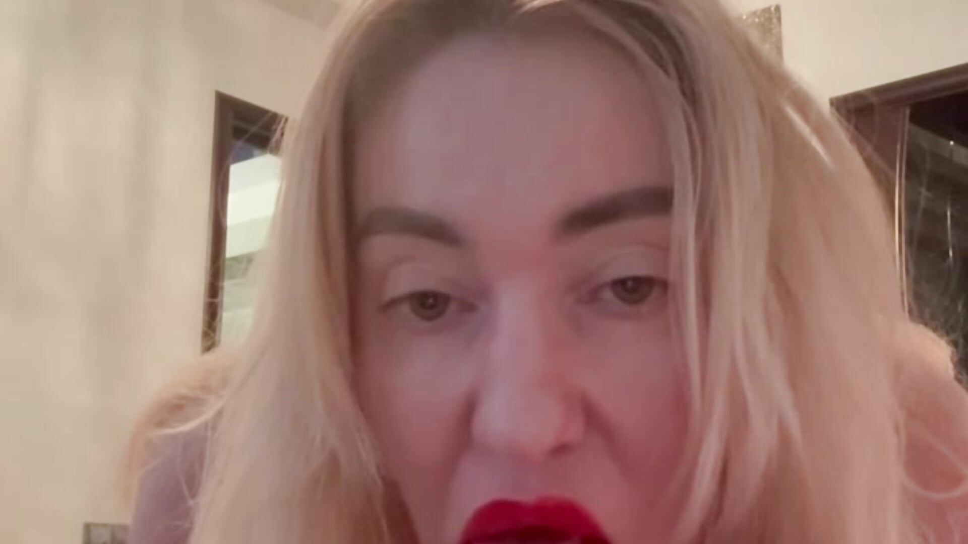 blowjob with red lipstick