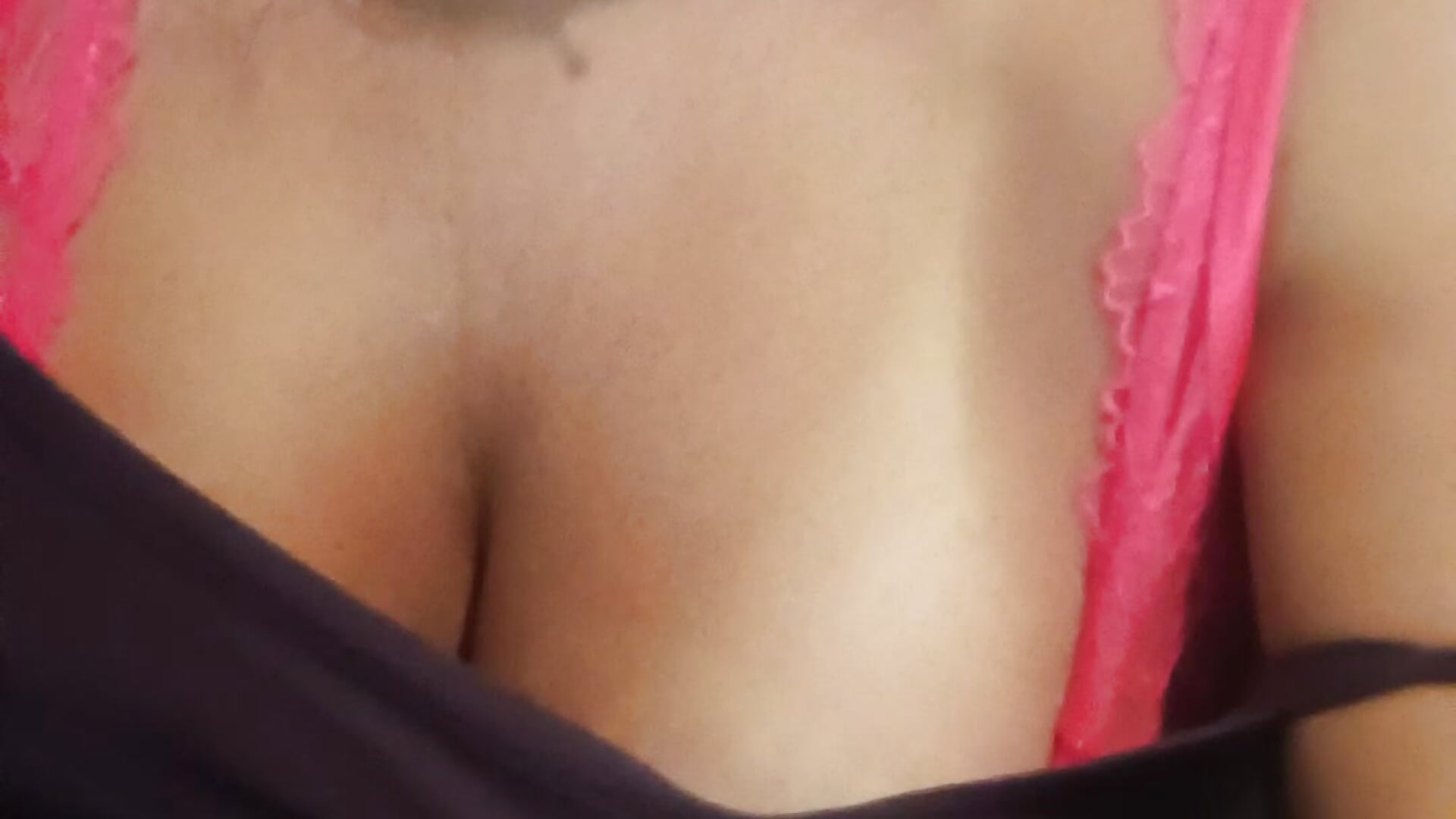 In un bagno pubblico ti provoco invitandoti a segnarti per me 🐷🔥👿💦 - video by DolceNera cam model