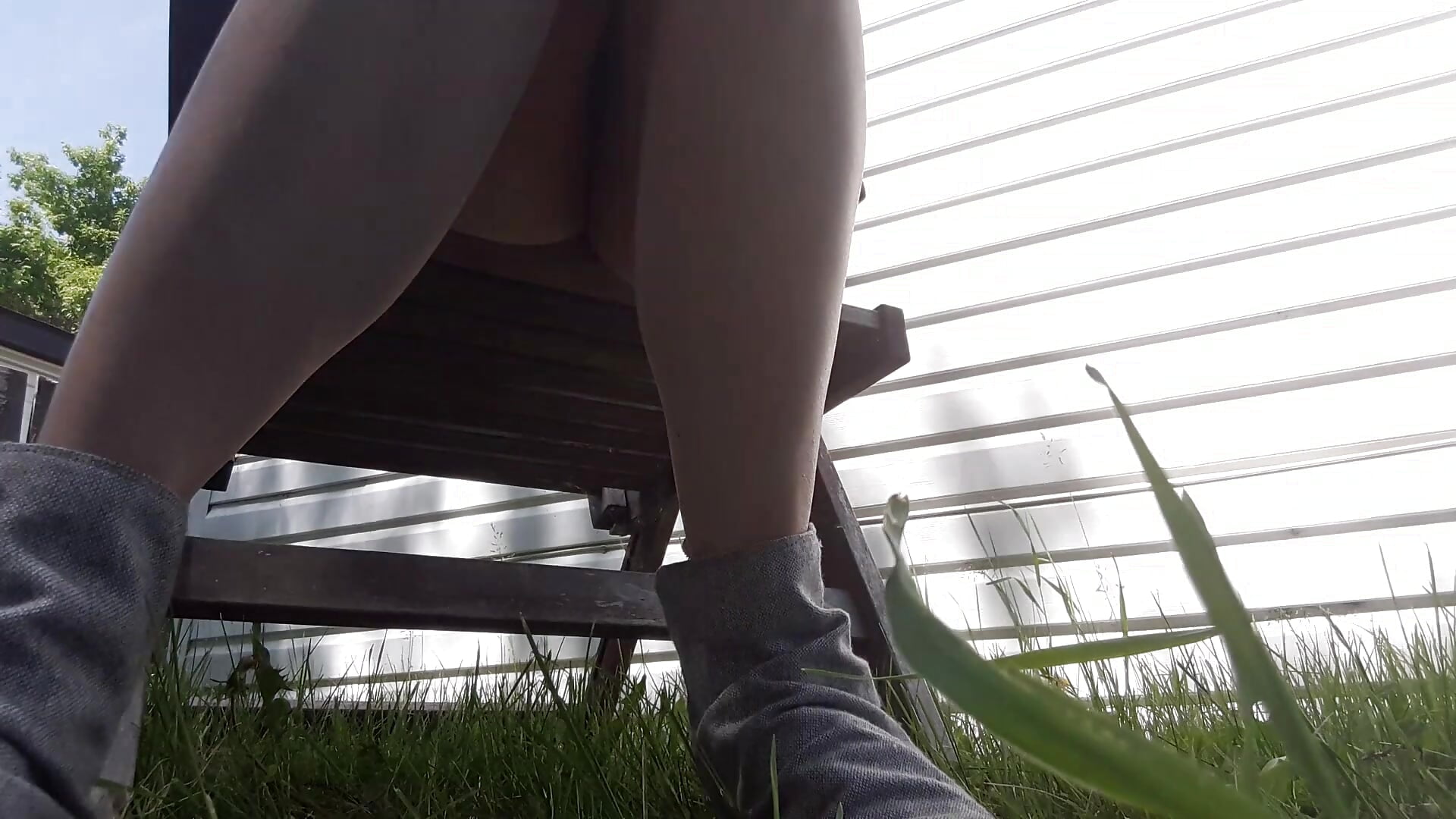 Public Risk Outdoor Fingering 12 - video của người mẫu cam o0pepper0o