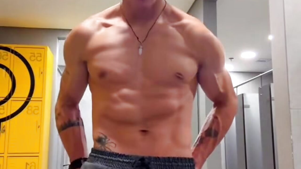 Discretion. Attention. Connection. Enter when you’re ready 💎🔥－カメラキャストのAndy_naughty1の動画
