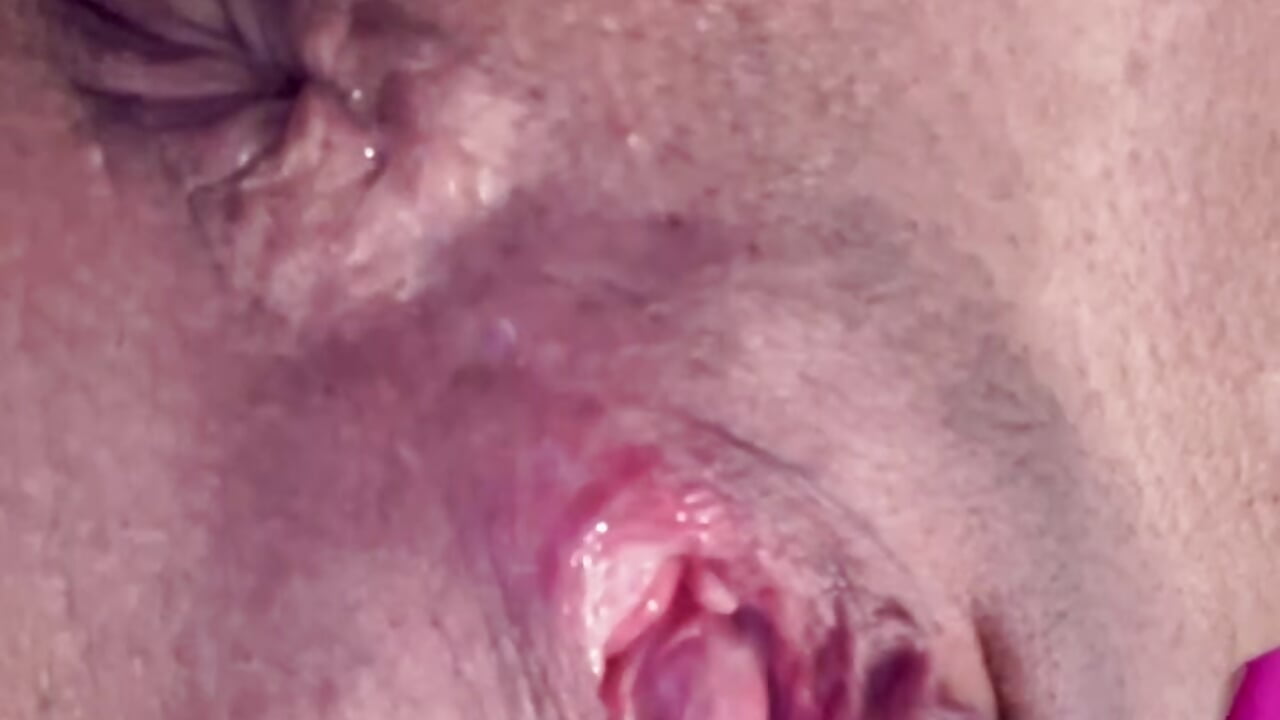 POV of my Hot Phat Pussy Cumming - video di musclemama4u modella di cam