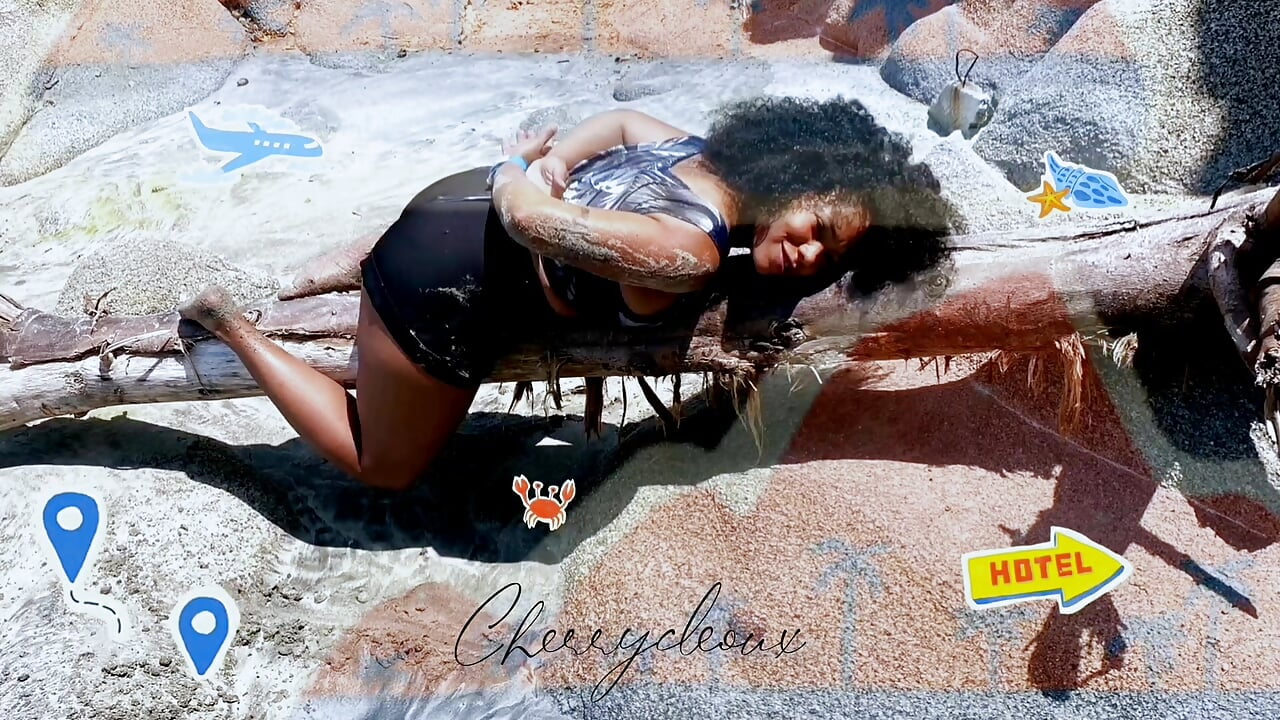 💙🤍 - video by cherry_cleou cam model