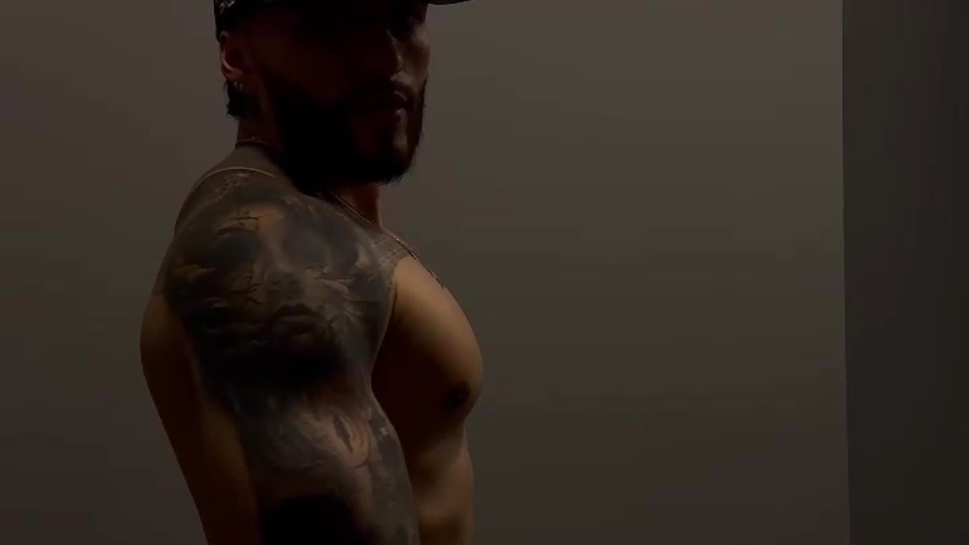 Video de WhatsApp 2024-06-16 a las 23.08.09_f59aeed9.mp4 - video by Frank_Farrell cam model