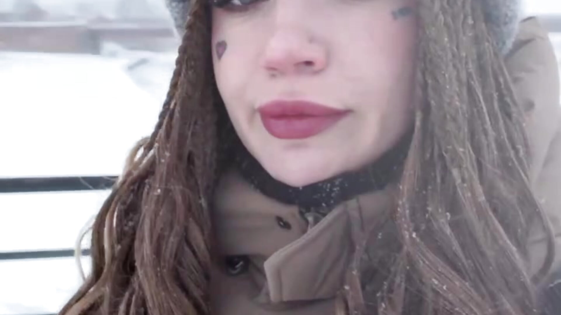 Walked on the border of 2 countries - video by BlackKisa cam model