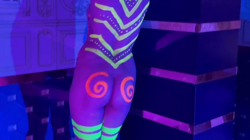 NUDE BRIGHT NEON
