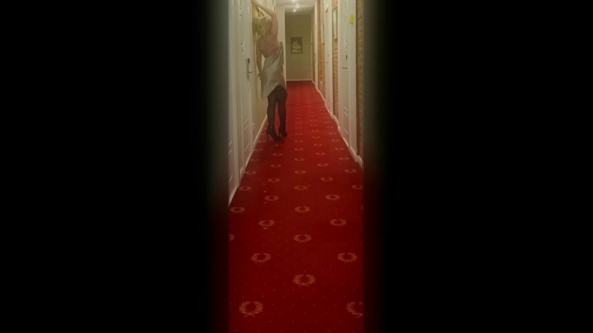 A clear oval - video by EroGoddes cam model