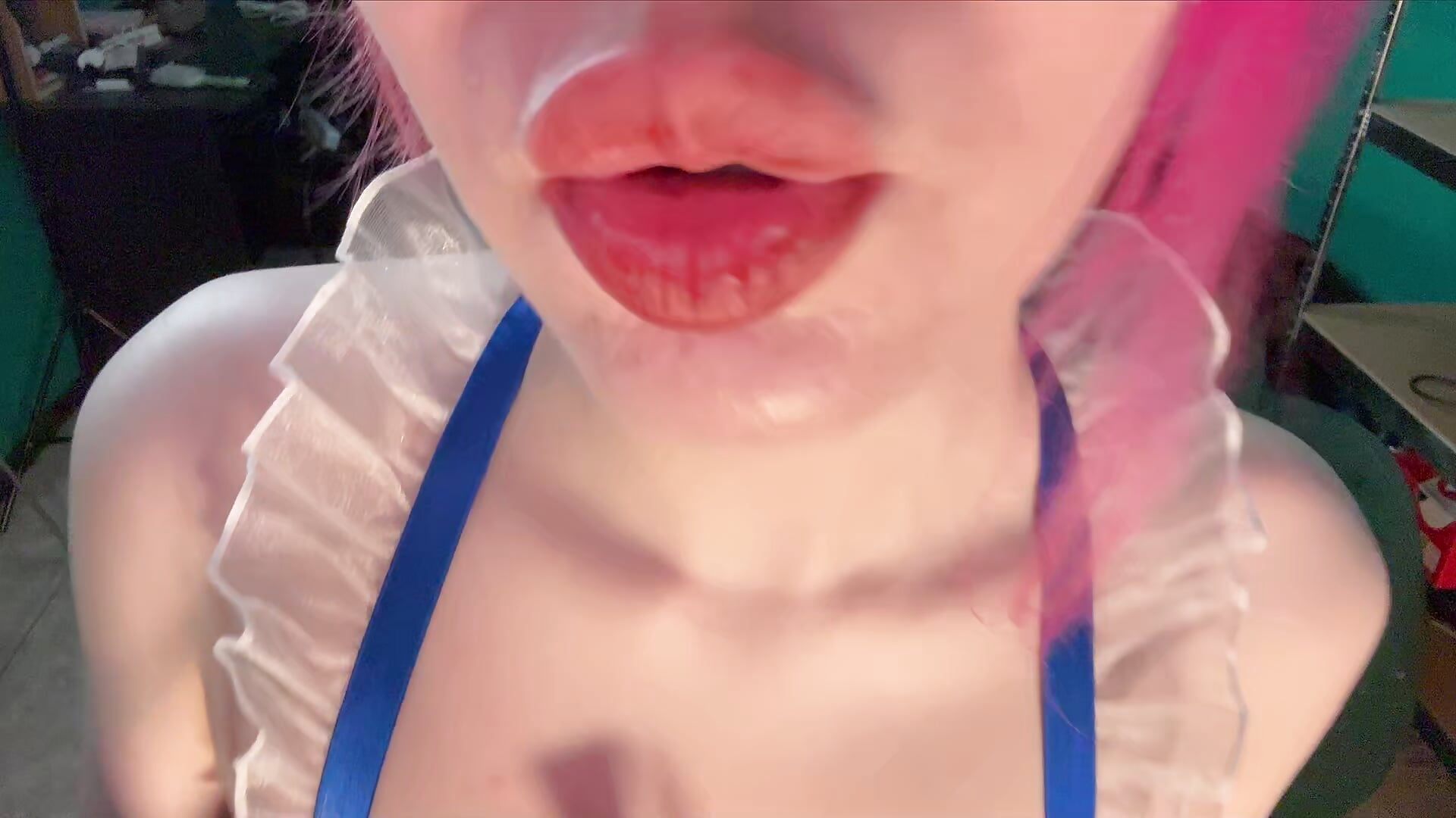kiss - Maya_Viola adlı kamera modelinin videosu