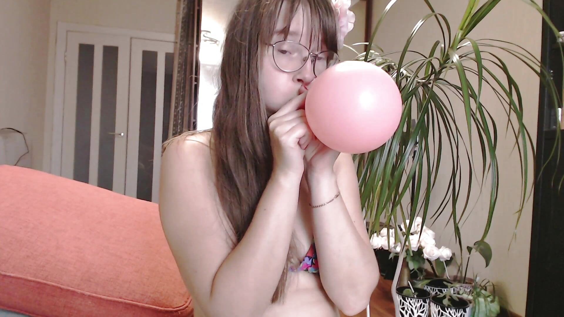 You will like it - video của người mẫu cam KiraGoldens