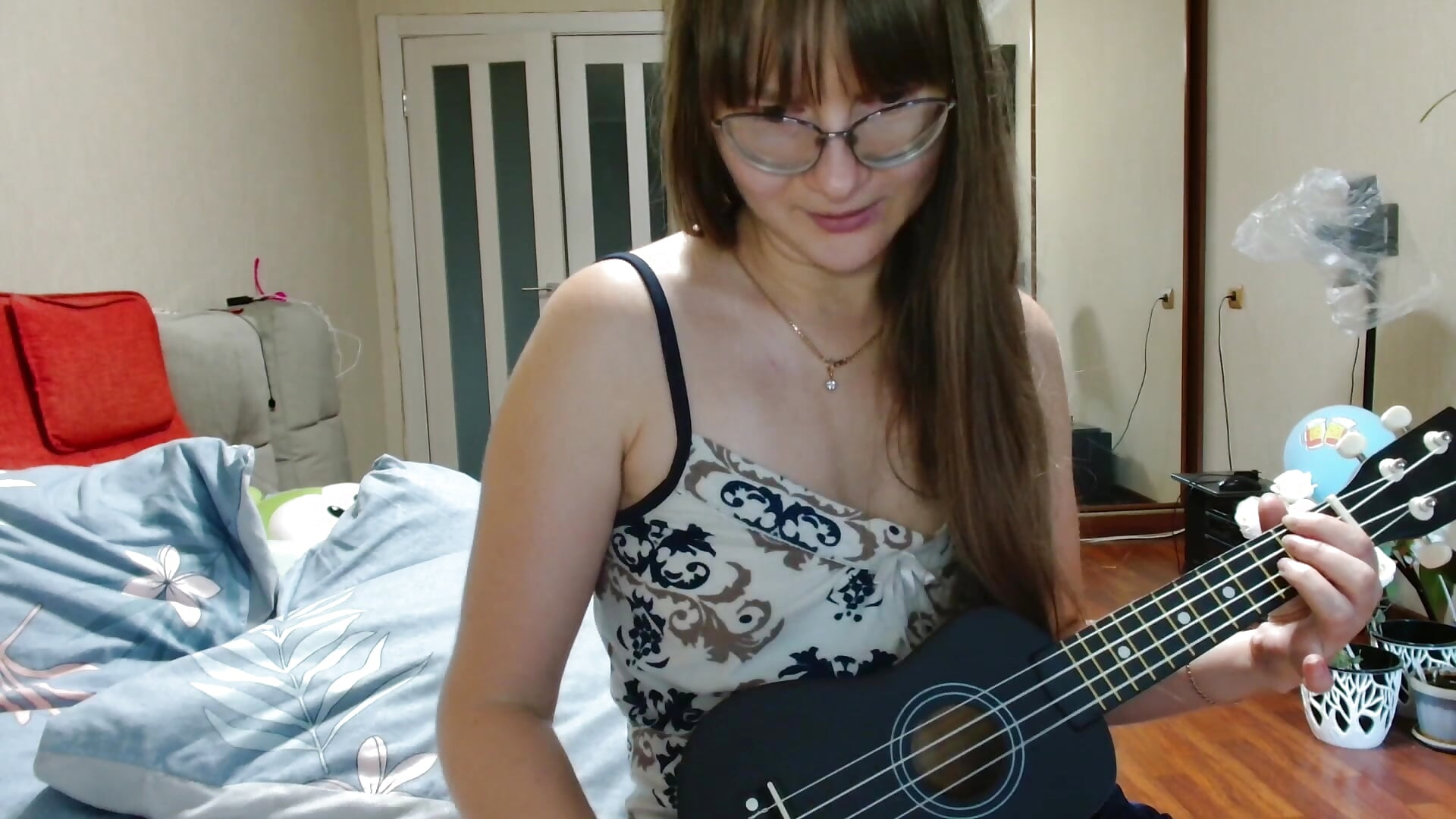 Soung - video của người mẫu cam KiraGoldens