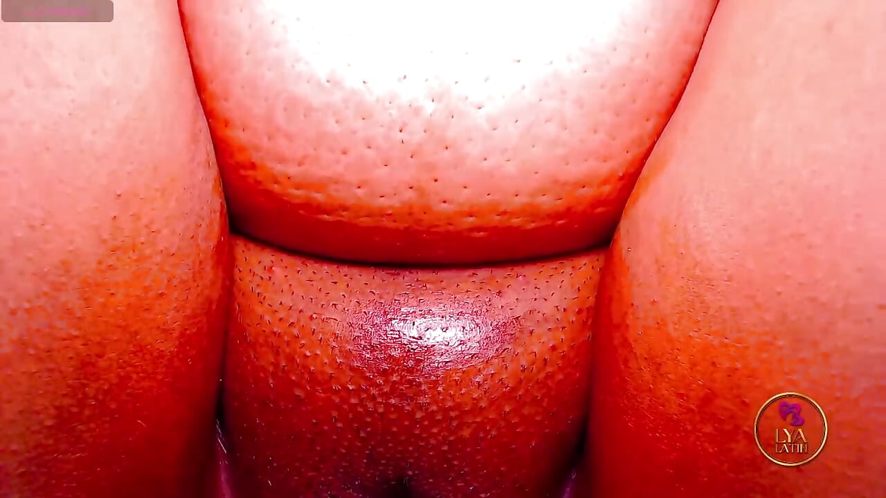 a very juicy pussy yummy !!!