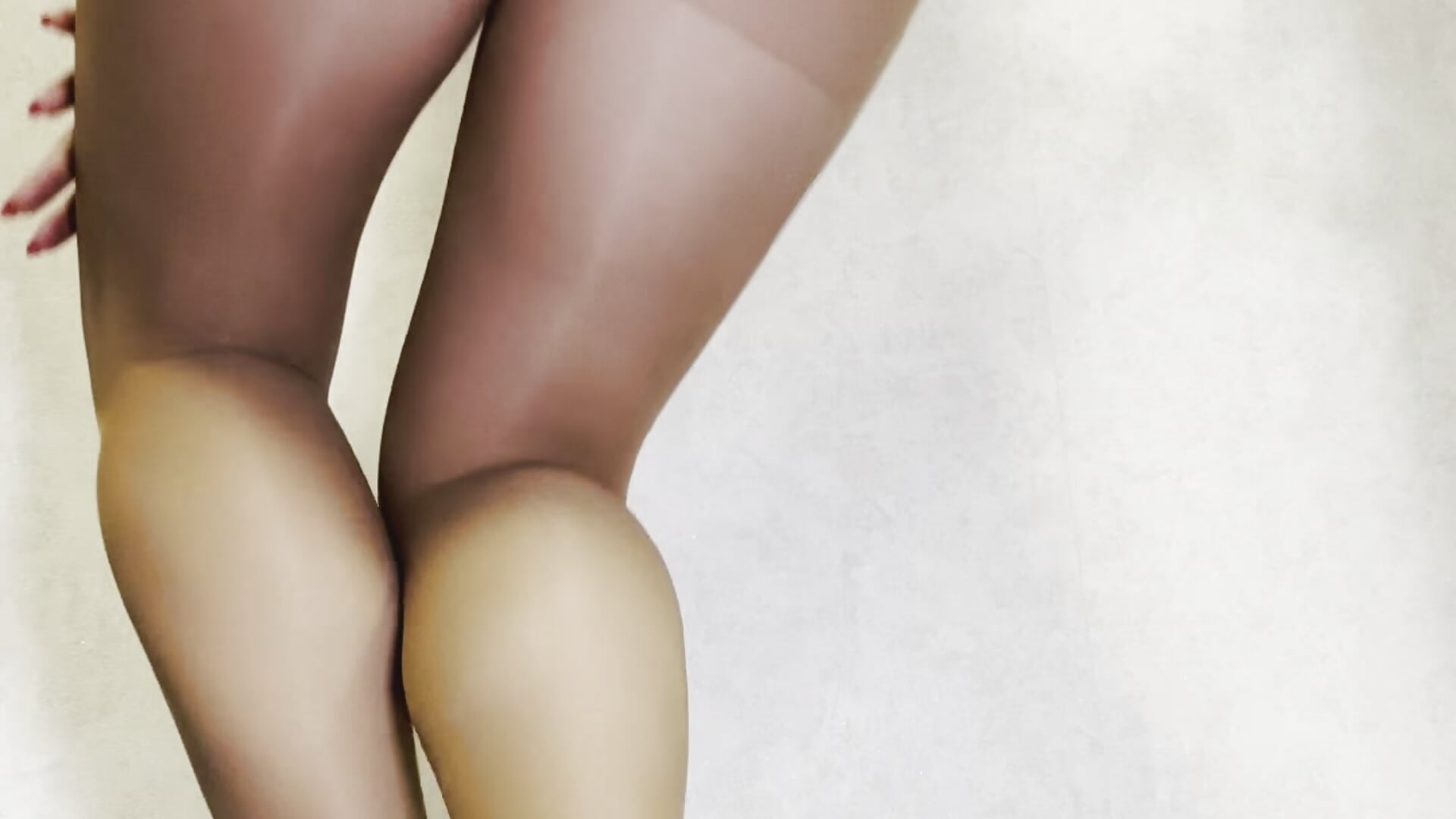 I'm seducing you in beige tights