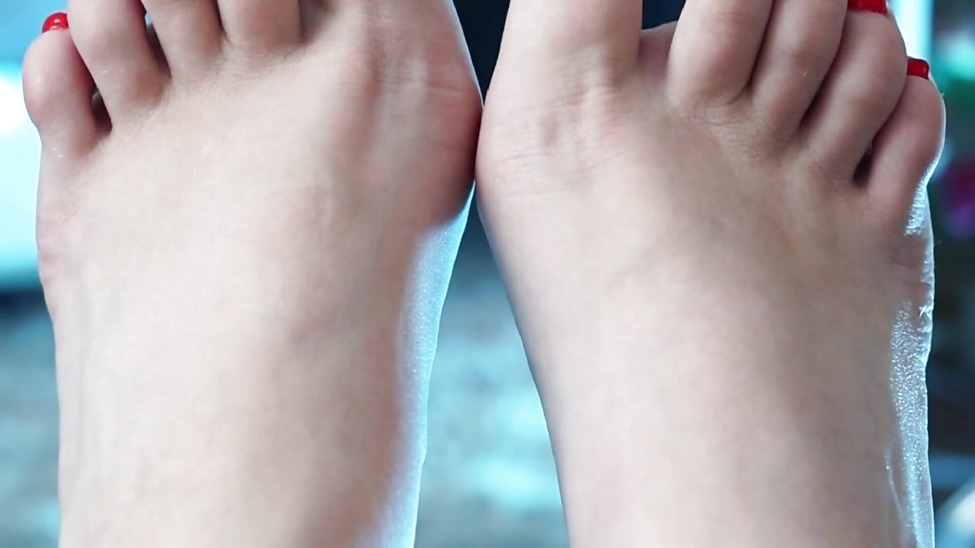 Naughty toes