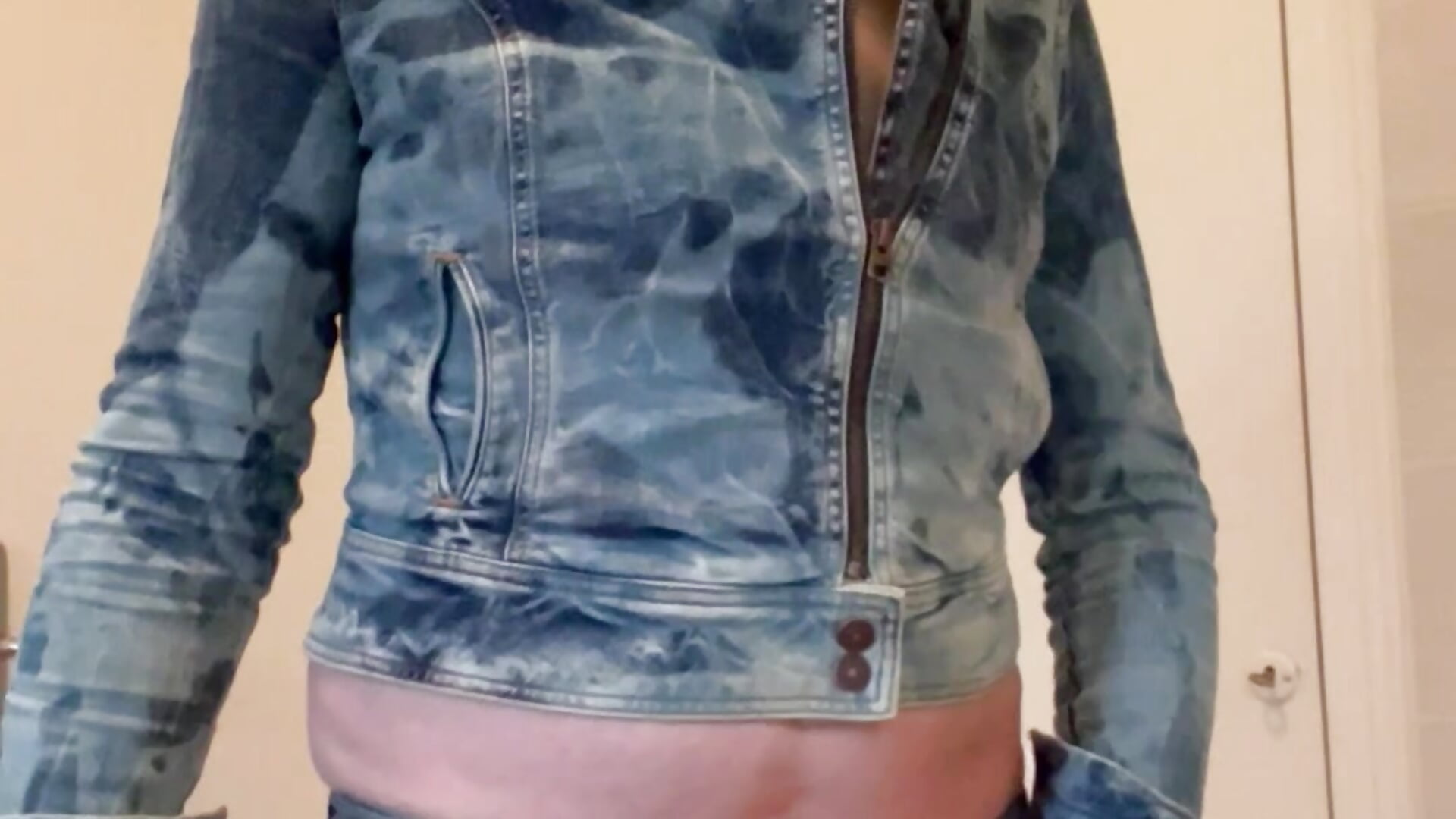En jeans sexy , moi homosexuel ! - 視頻由 sexyjeans29 主播提供