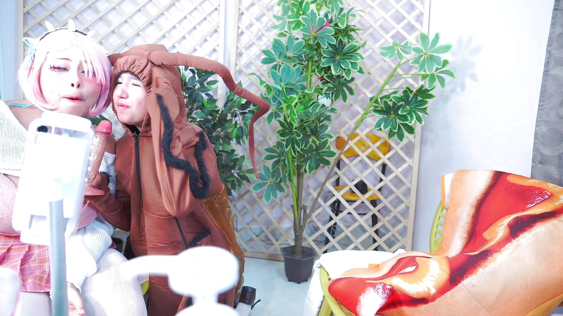 la cucaracha canta con ram – video od webkamerové modelky Pinkie_Princes
