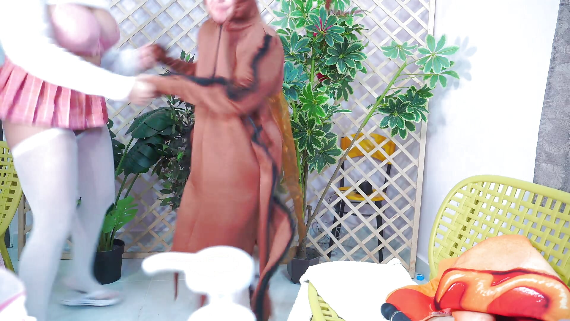 la cucaracha baila con ram – video od webkamerové modelky Pinkie_Princes