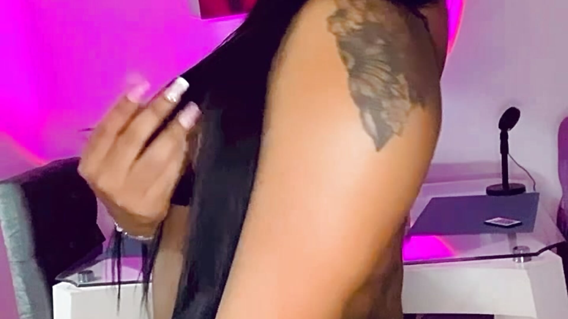 Emily mystery - video by emilyrouss19 cam model