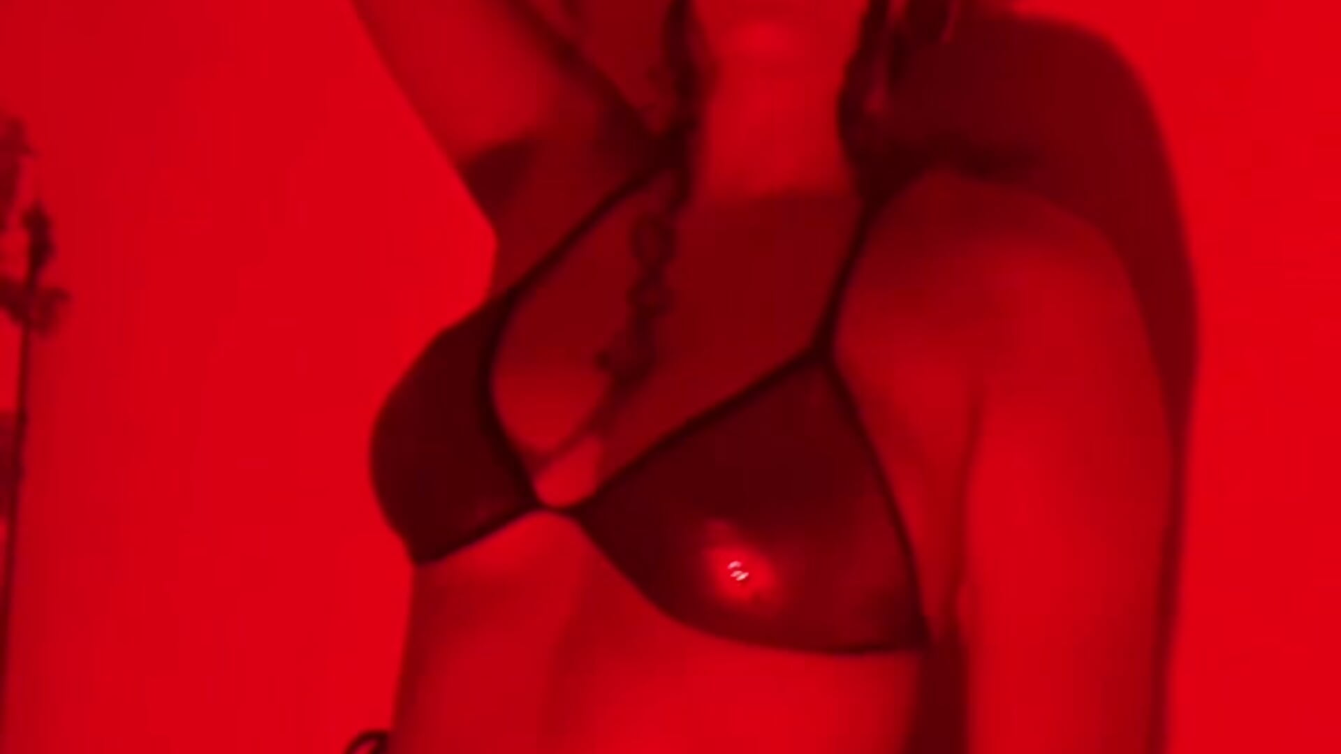 🔞✨ - فيديو من Lilybrunette_ موديل الكام