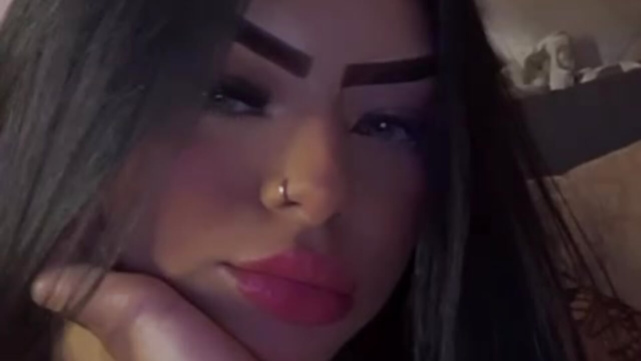 Your princess wants all your attention!!😍 - video by malaia_hills cam model