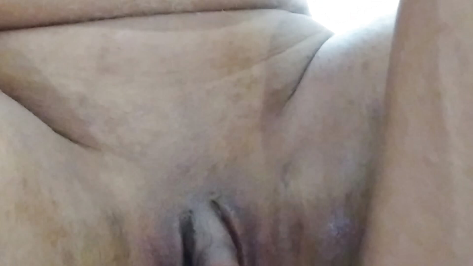 Puta greluda fudendo o cú e mijando - video oleh model kamera GreludaGG