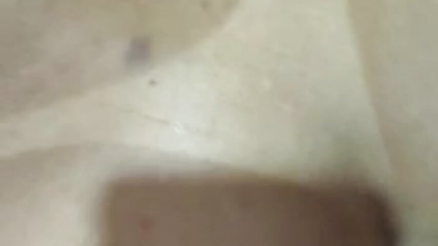 Vadia greluda sendo arrombada no cú por pirokão grosso - video oleh model kamera GreludaGG