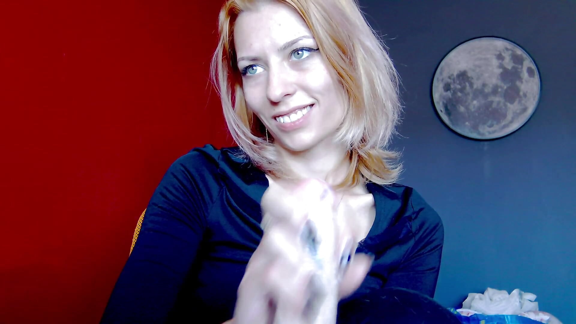 dildo handjob - video by karo123421 cam model