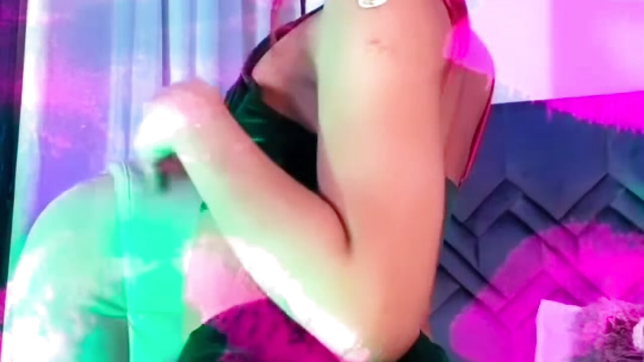 Elf, goblin, or fairy💚✨🍀✨🧝‍♀️✨🧚‍♀️ - video di LeyXandrabraz modella di cam