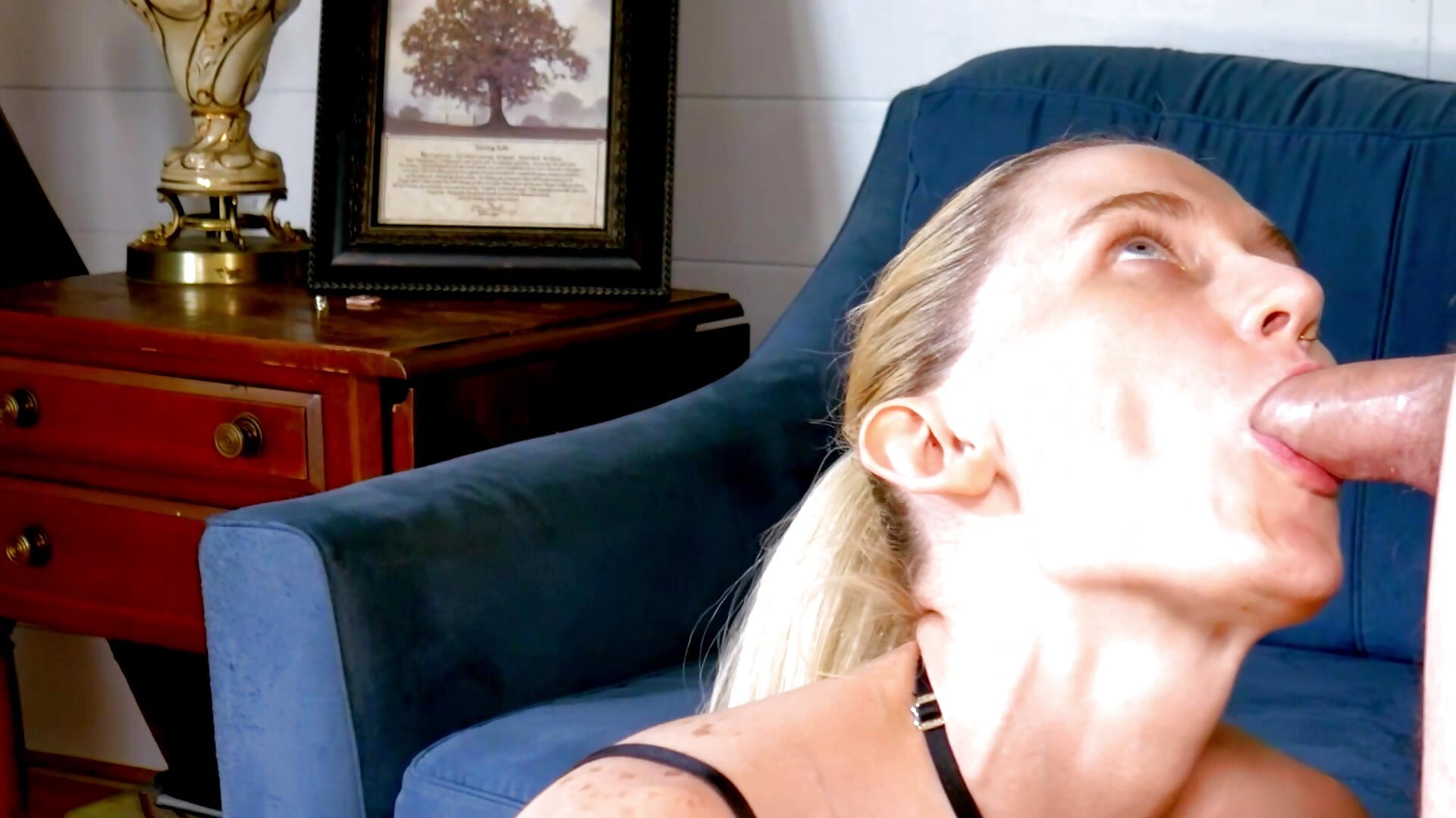 Massive Cum Shot after Face Fuck – video af RhiCon