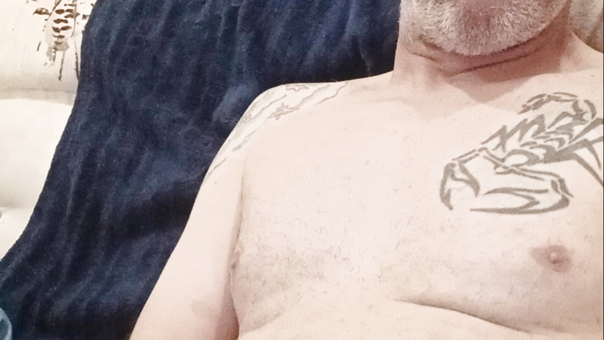 Closeup cumshot - video by Ryeguy6969 cam model