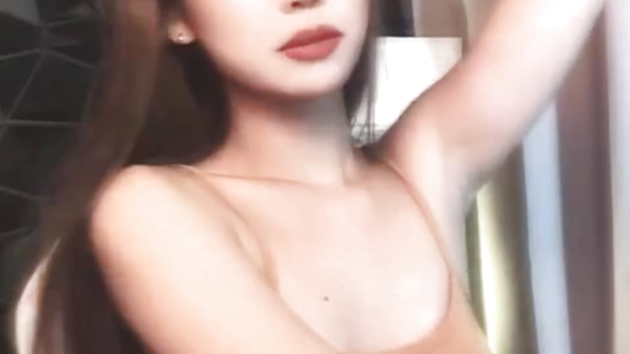 VID_181540118_020245_591 - video by trixie_log cam model