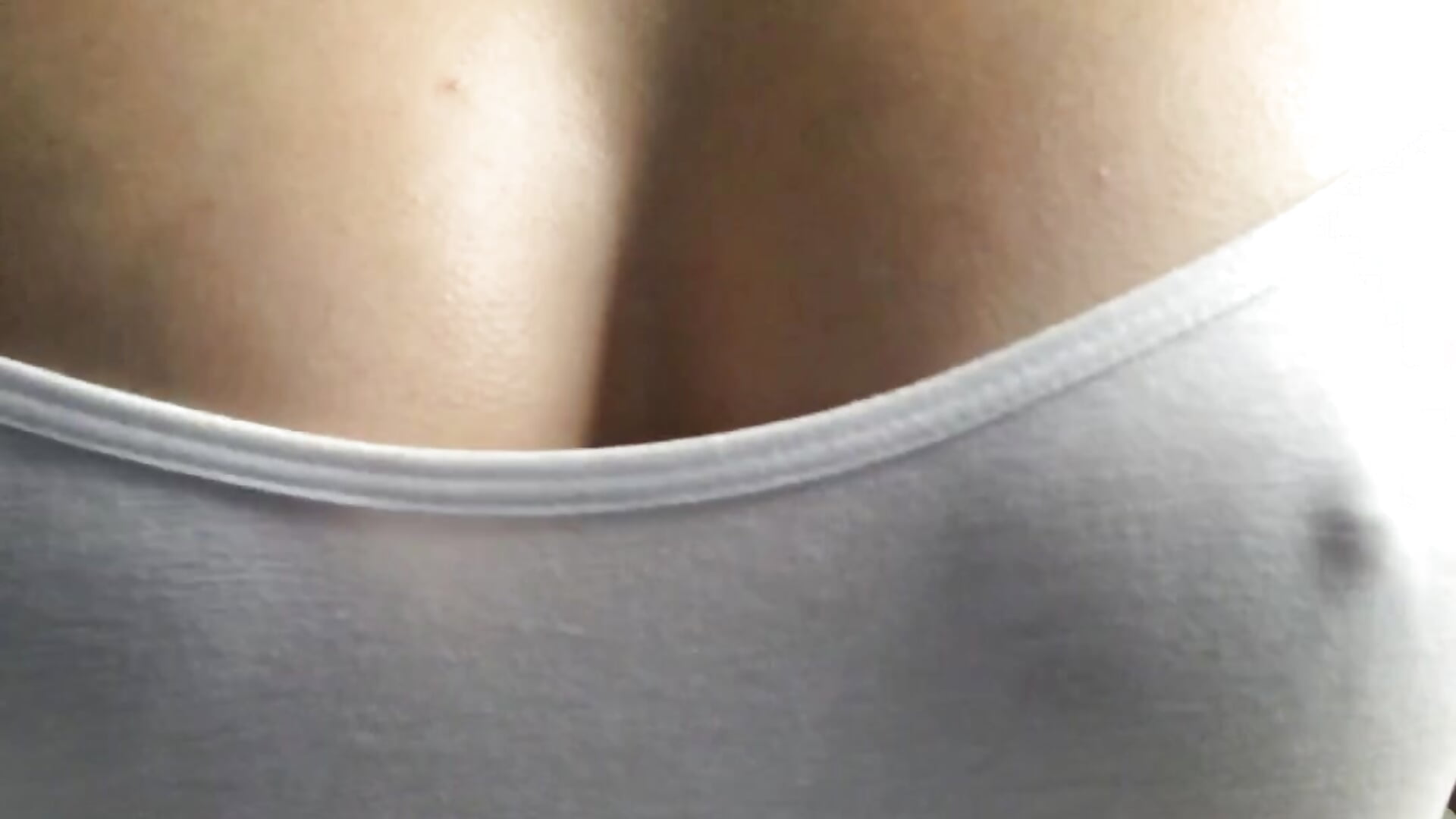 PLAY WITH TITS - video Annloveyou kameramallilta