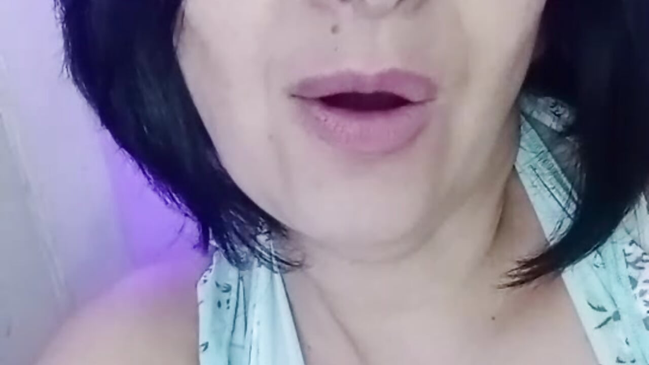 Kiss my love 💋💋💋💋💋 - video by camilalatti cam model