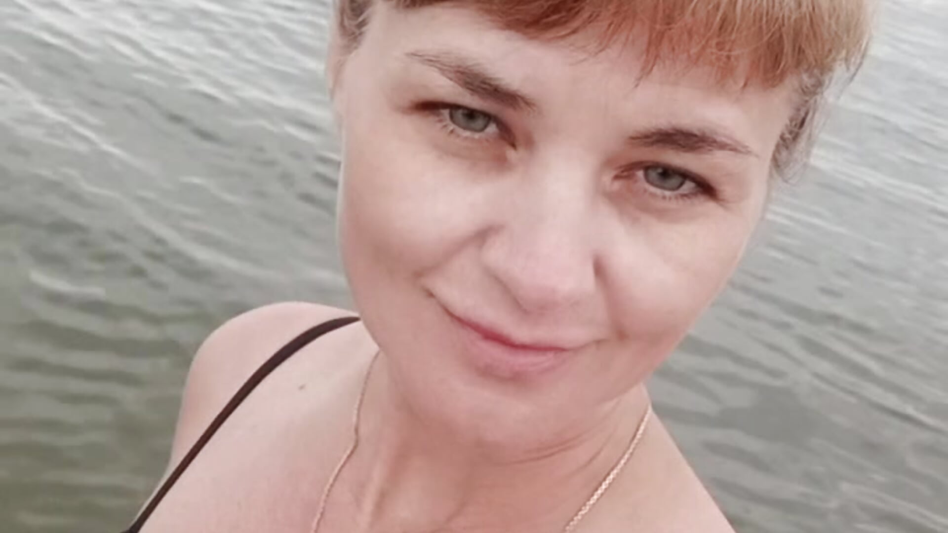 what happens if you meet me on the beach?😏 - video by annasimonsj cam model