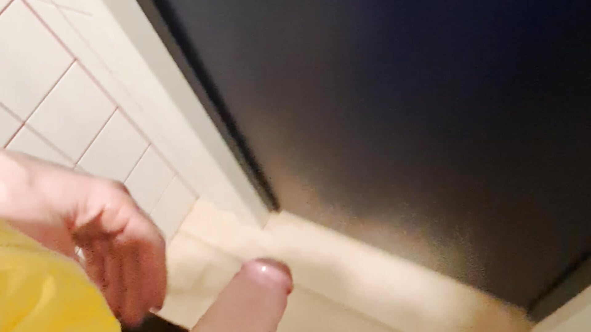 Women's Toilet - video by utoopia777 cam model