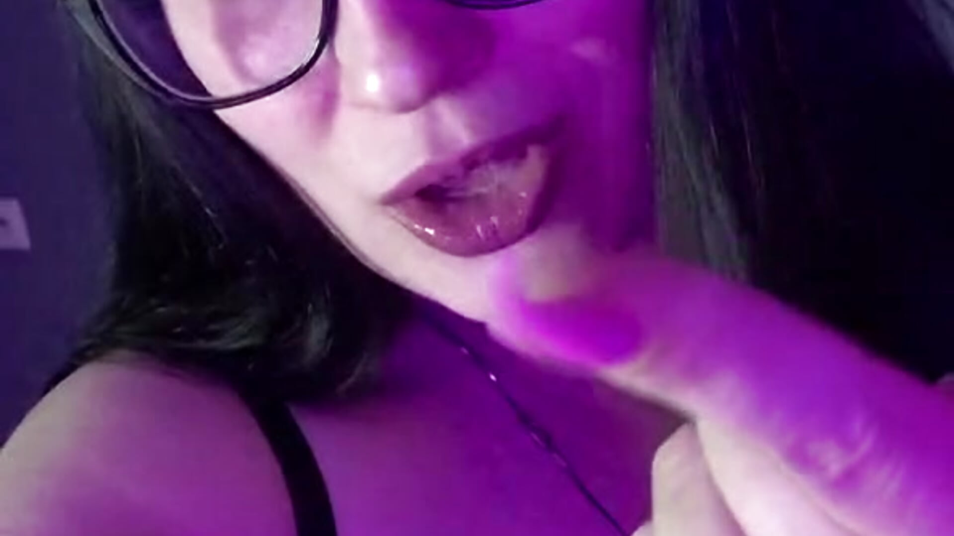 So get down on ur kness... - vidéo de Yesss_Lilith