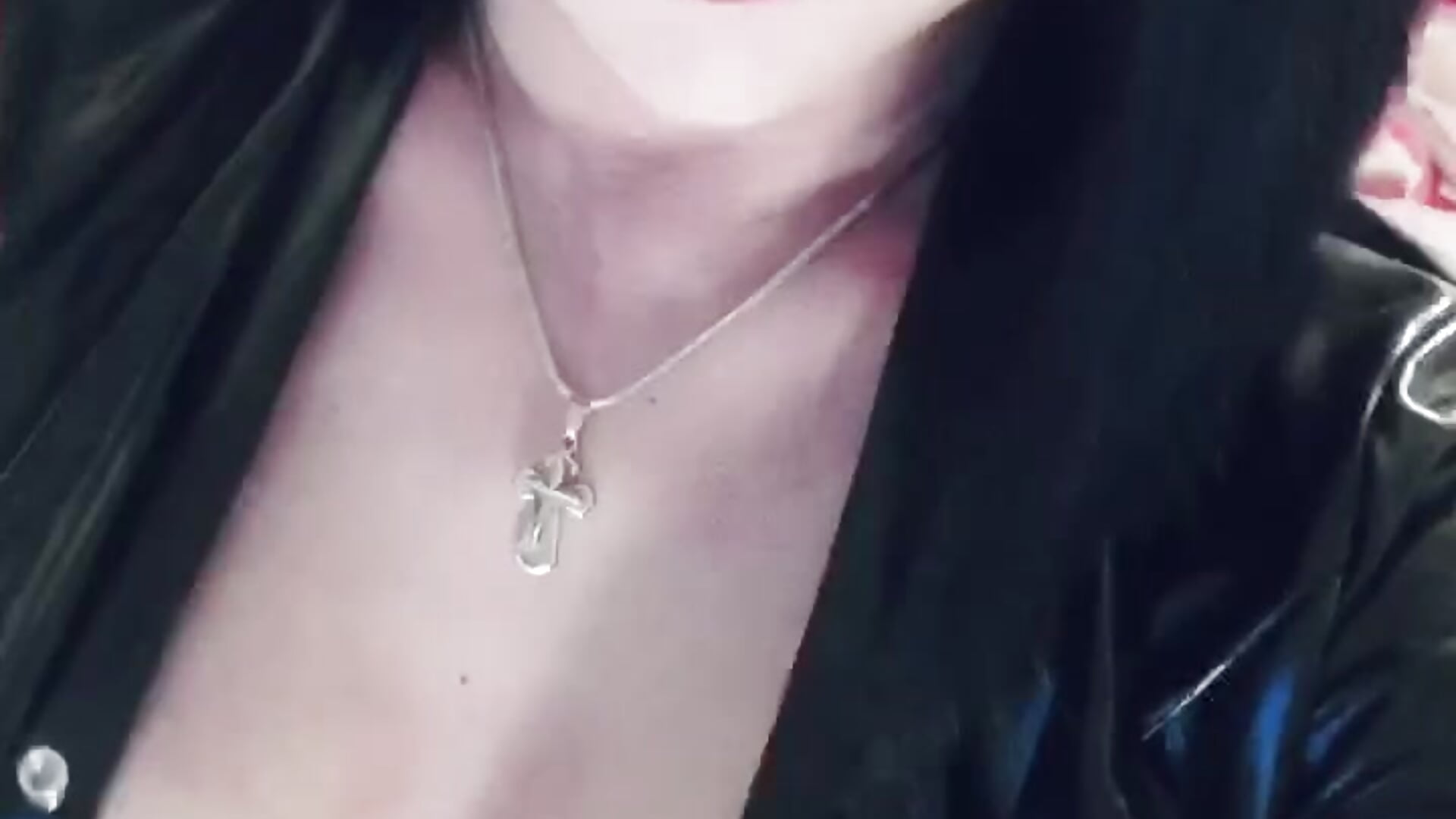 trim,776546C9-6113-41A9-ABCB-D336E1DE0EF7 - video van xXGoddessBellaXx cam-model