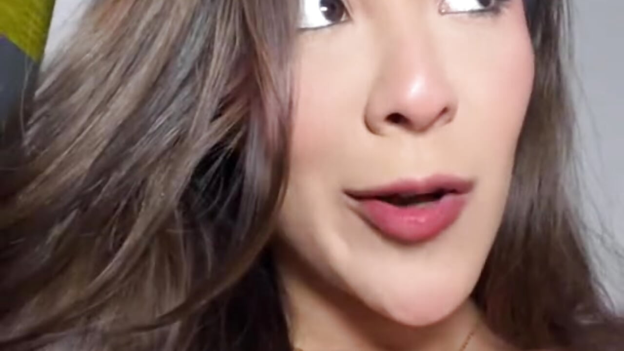 💋 - video by Little_Amber6 cam model