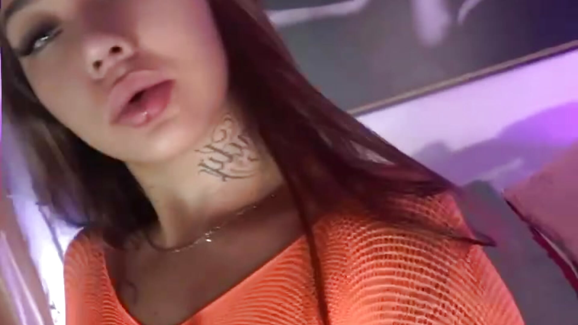 Kisses for you 💋🍑 - video by perla_hott1 cam model