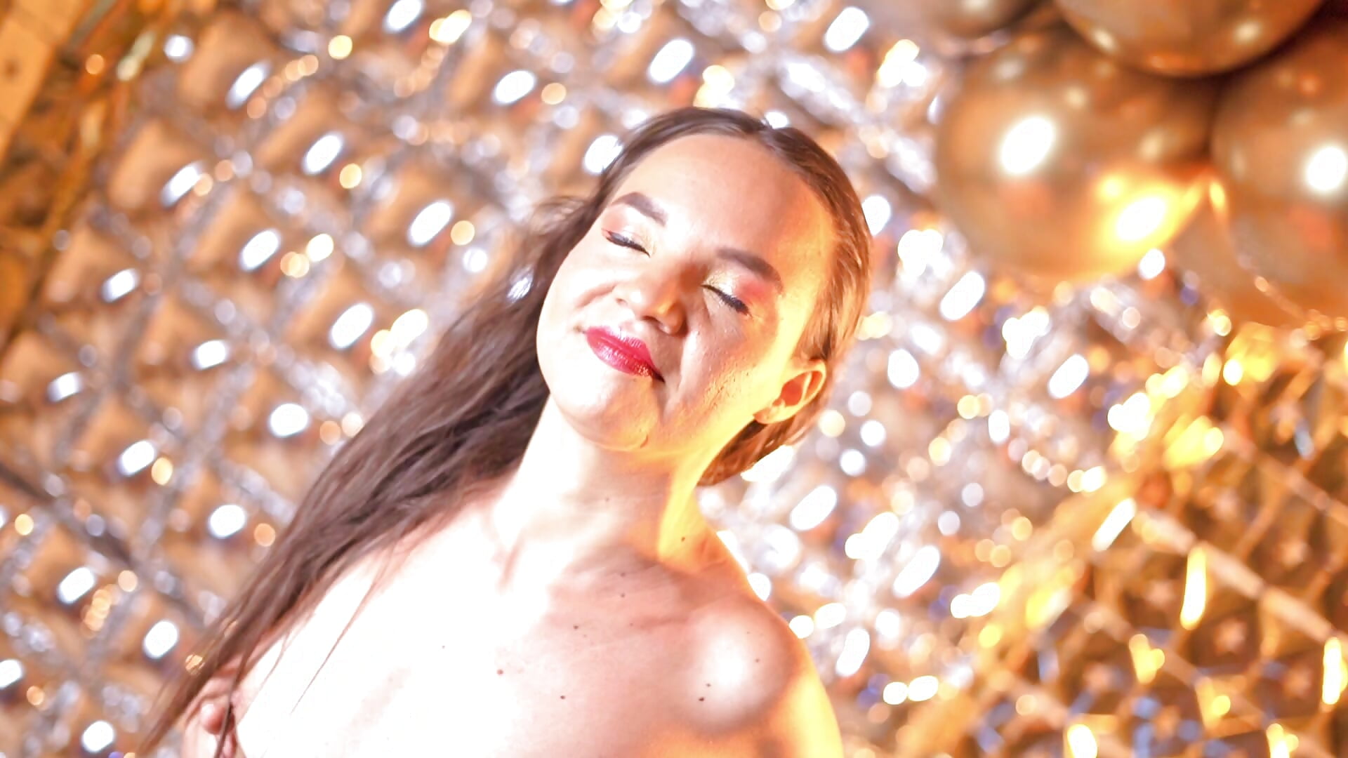 Hottie new year ♥ - video by ElizabethMartinez cam model