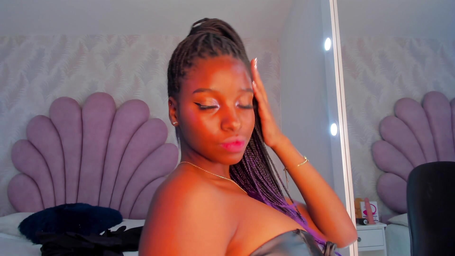 JEJE - video by MakiTwerk cam model
