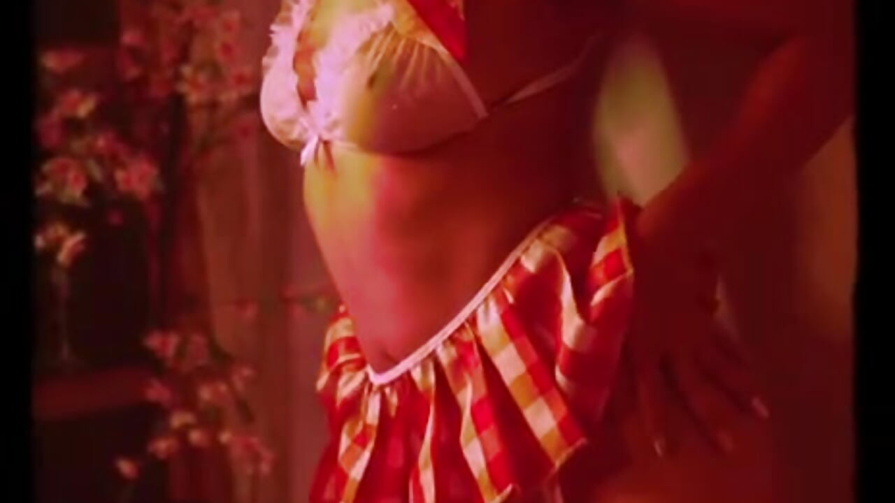 perfect hot body💦😈🔥 - video by annyluna1 cam model
