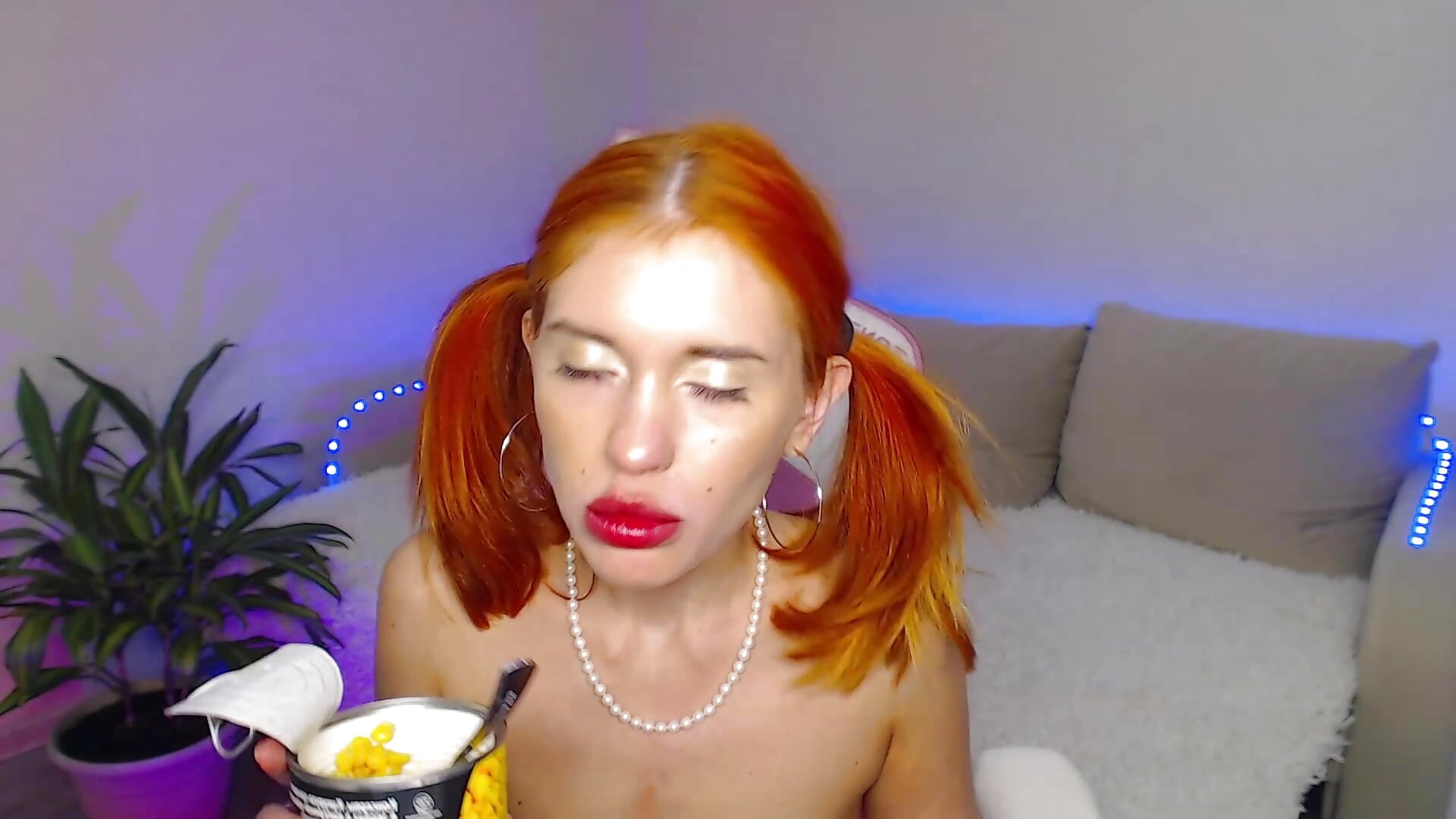 CORN EATING AND FARTING AFTER