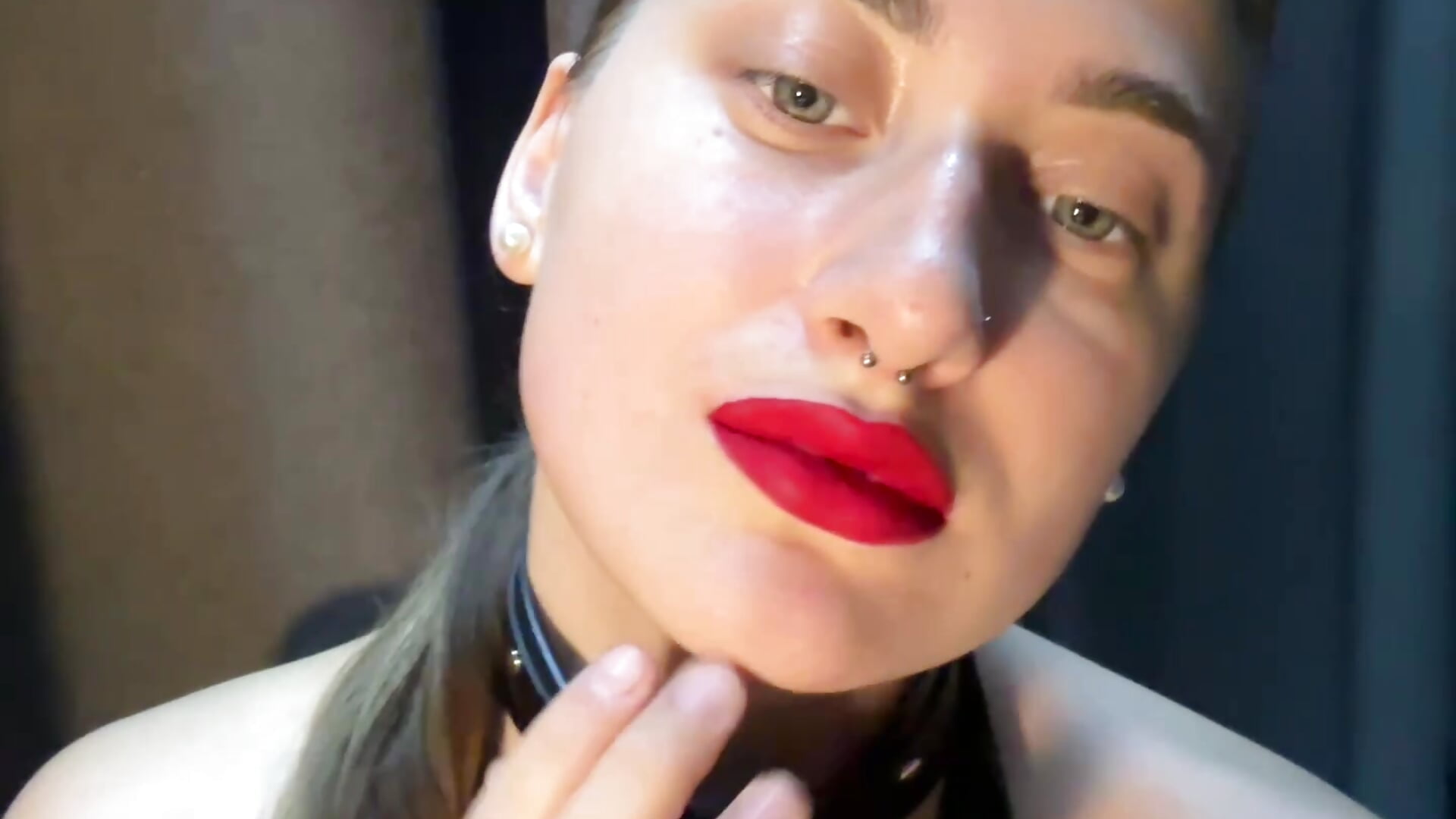 Double puncture of the nose - video của người mẫu cam Natalia_Daysie