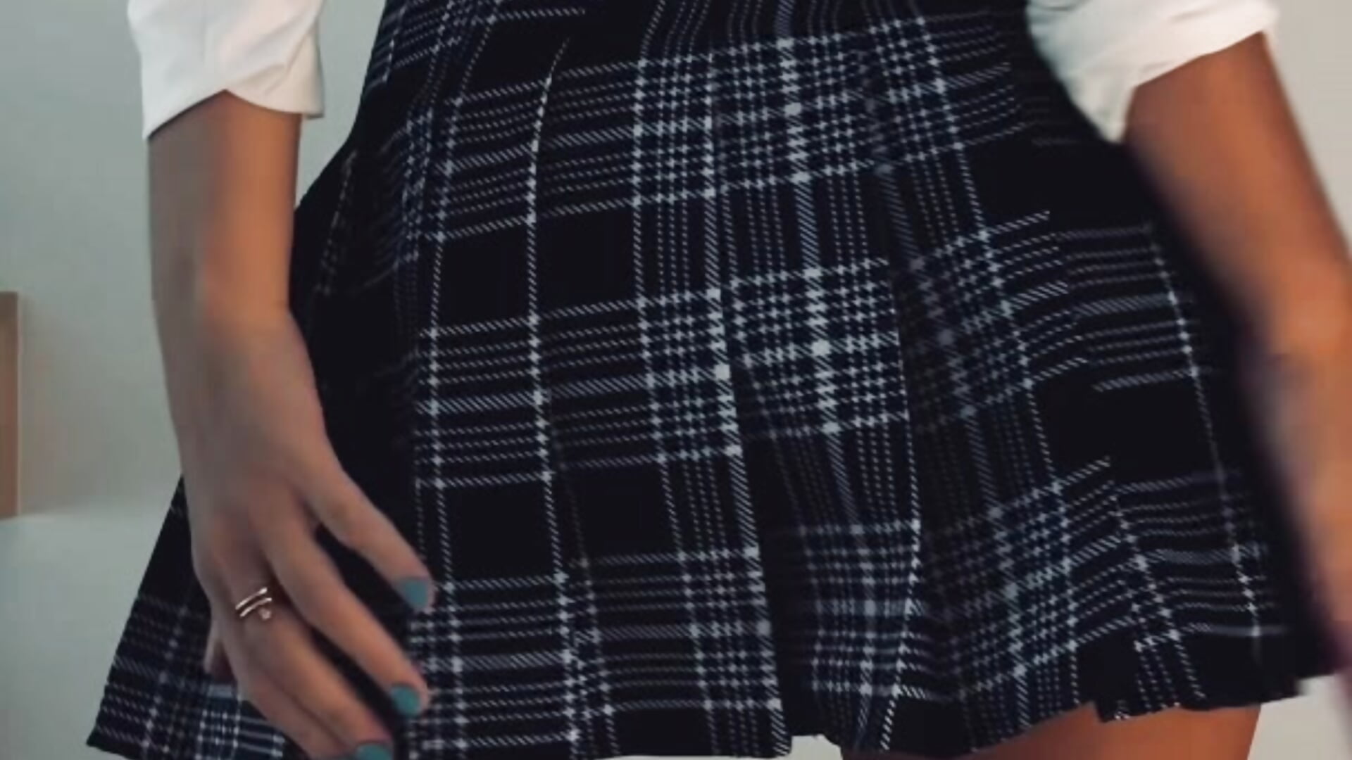 The longing for you comes in waves. Tonight I'm drowning - TommyTiffany 캠 모델의 동영상