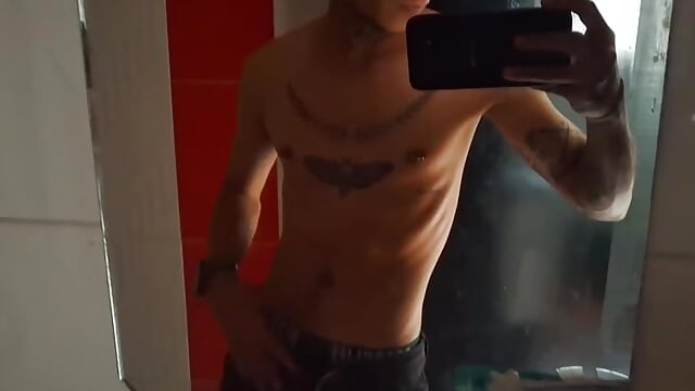 GRRRRRRRRRRRRRRRRRR! - saad_man adlı kamera modelinin videosu