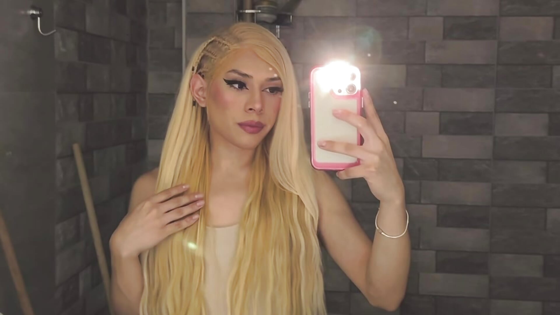 Doll ❤️ - saray_doll adlı kamera modelinin videosu