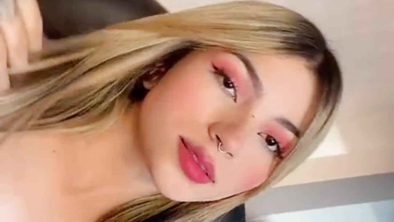 WELCOME TO MARCH - 視頻由 LexieWayne 主播提供