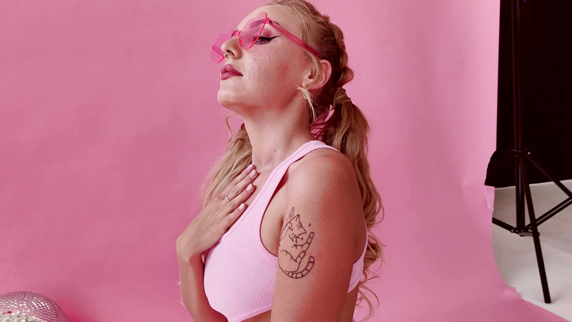 Pink doll - LianaFord主播的视频