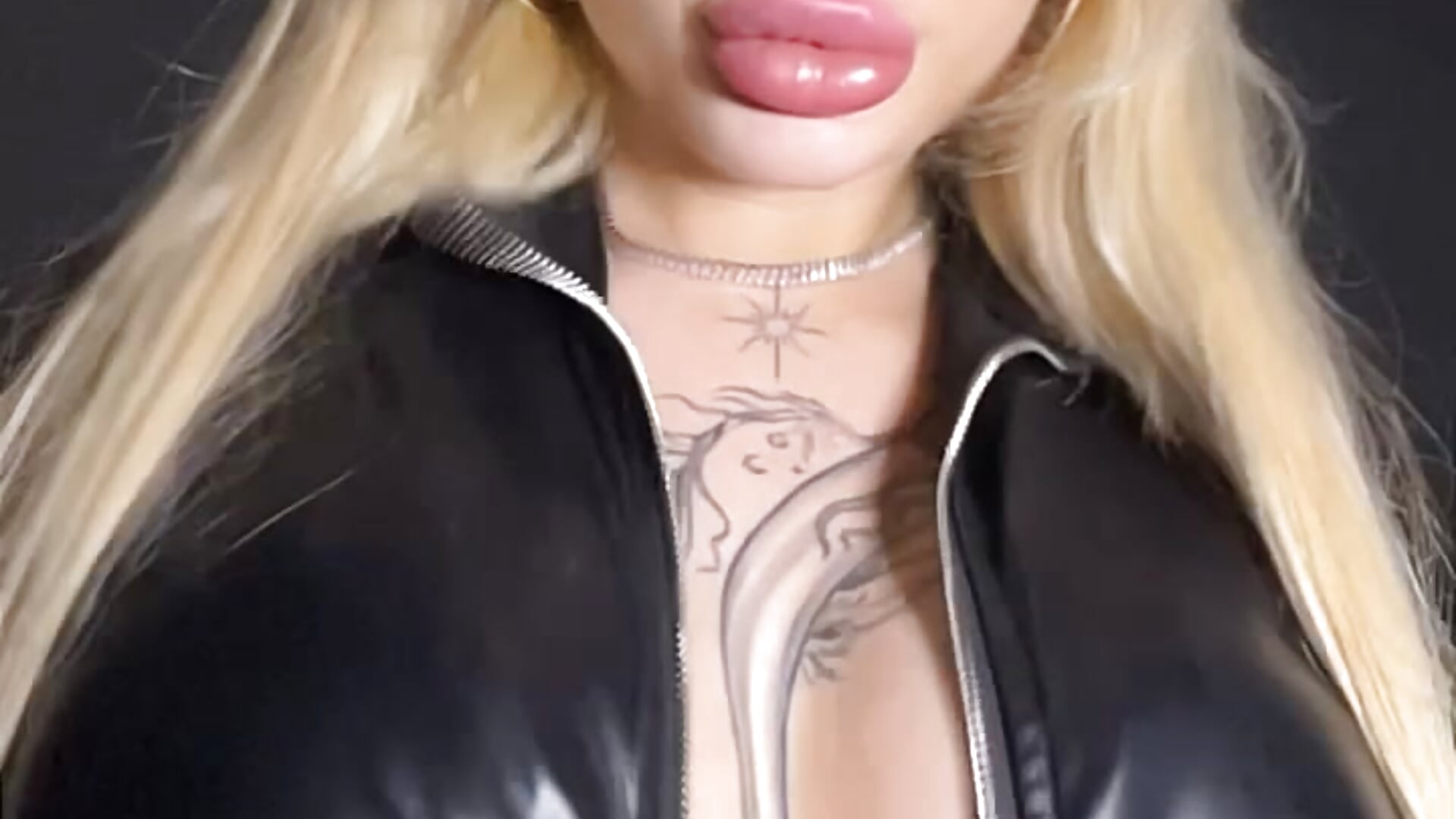 Leather Slut 💦📹 - JennaLinn adlı kamera modelinin videosu