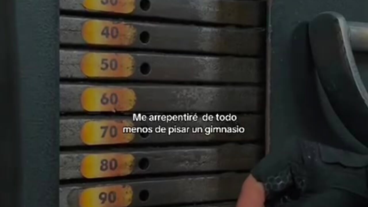 100lb para un culo poderoso 🍑🔥 - vídeo de la modelo de cam AntonellaRossi