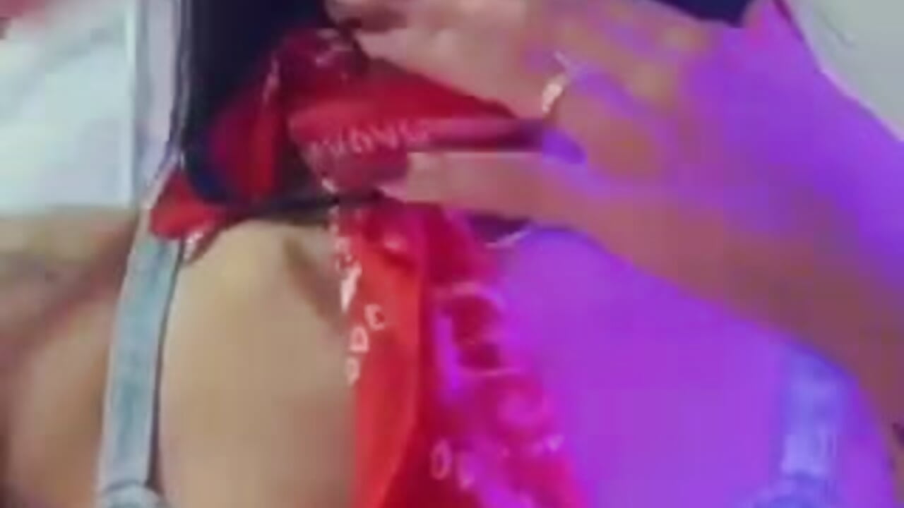 Quieres que te monte? 🤠 - video oleh model kamera AntonellaRossi